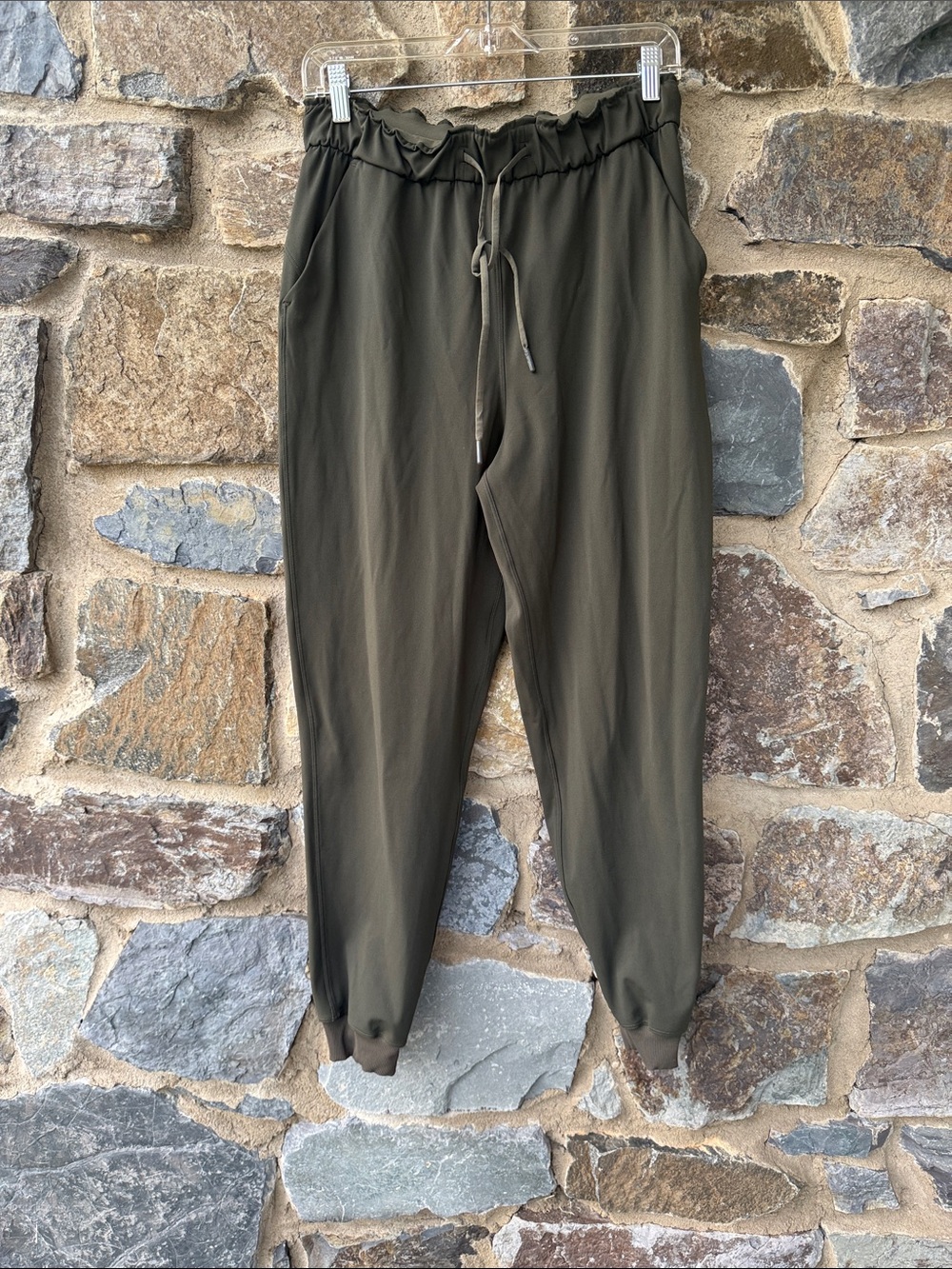 Lululemon Athletica Stretch High-Rise Jogger Pants in Olive Green Size 8